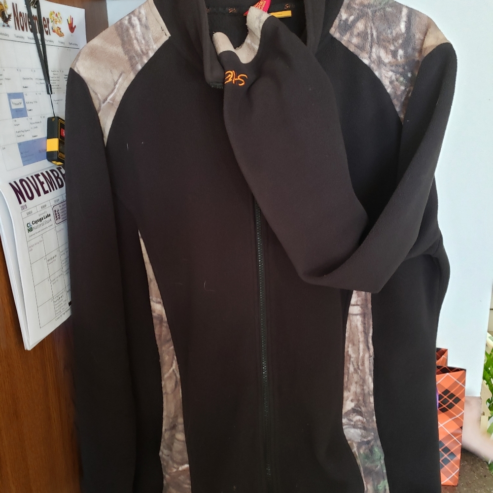 Womens 2x Camo fleece